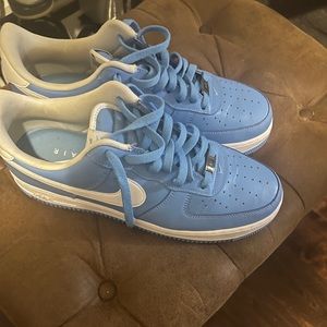 AF1 unc low
